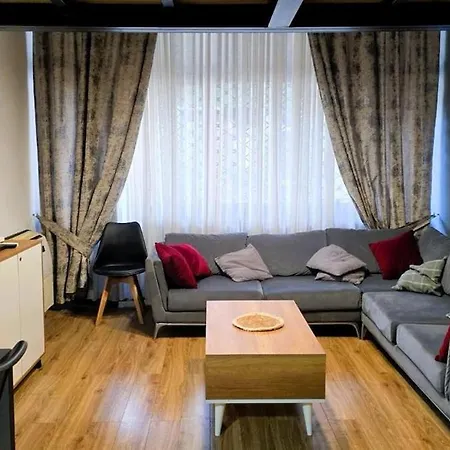 Modern & Bright * 地拉那